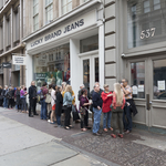 Audience lining up at 537 Broadway - <a href="https://cathyweis.org/calendar/june-4-2017-an-evening-with-simone-forti-k-j-holmes-and-daniel-lepkoff/" target="outside">June 4, 2017</a> <br/>Photo by Richard Termine